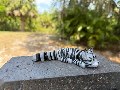 Grey Tabby Cat Flexi / Kitties / 3D print / desk pets / desk buddy / fidget / articulated figure