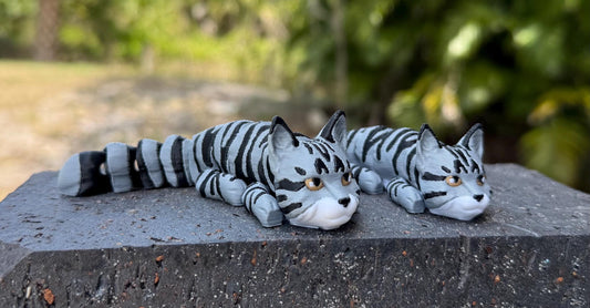 Grey Tabby Cat Flexi / Kitties / 3D print / desk pets / desk buddy / fidget / articulated figure