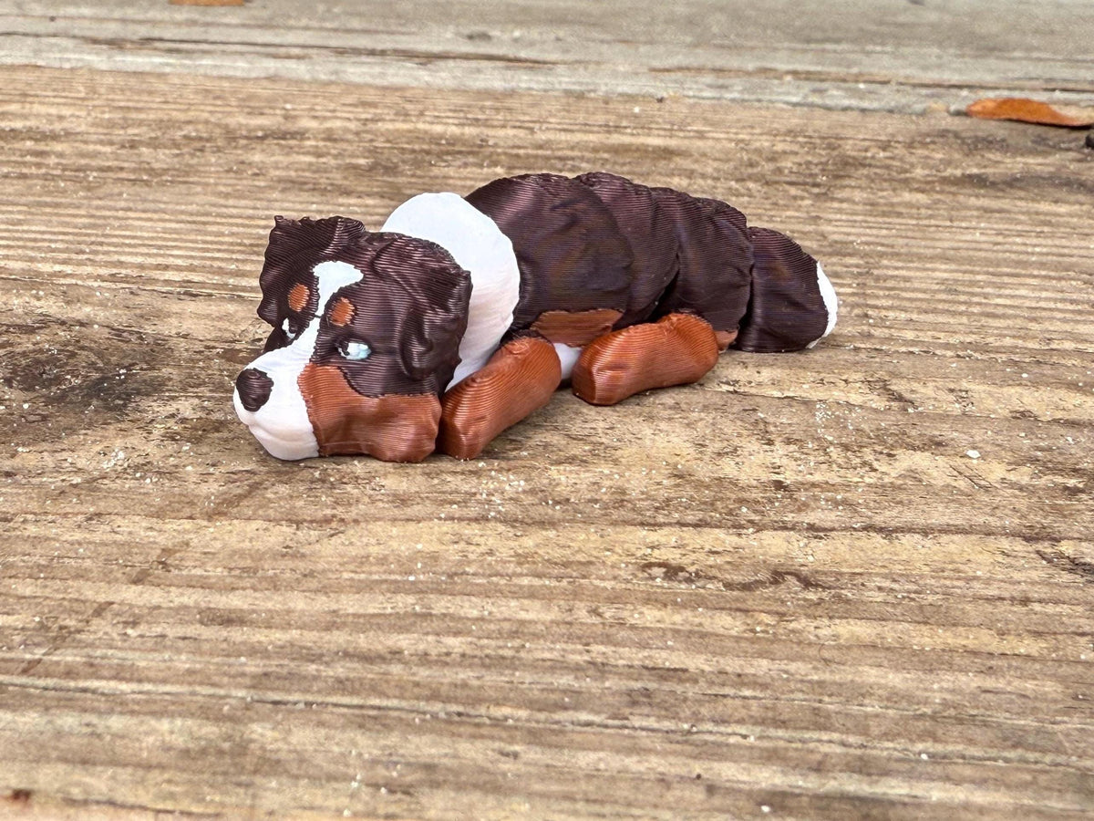 Red Tri Aussie Flexi / Australian Shepard / 3D print / desk pets / desk buddy / fidget / articulated figure